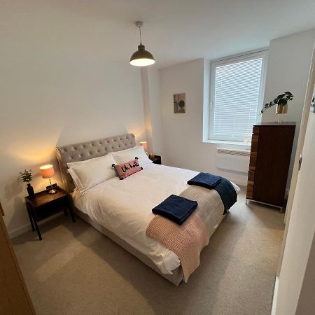 Modern 2 Bedroom Apt Sleeps 6 - Near Gloucester Dış mekan fotoğraf