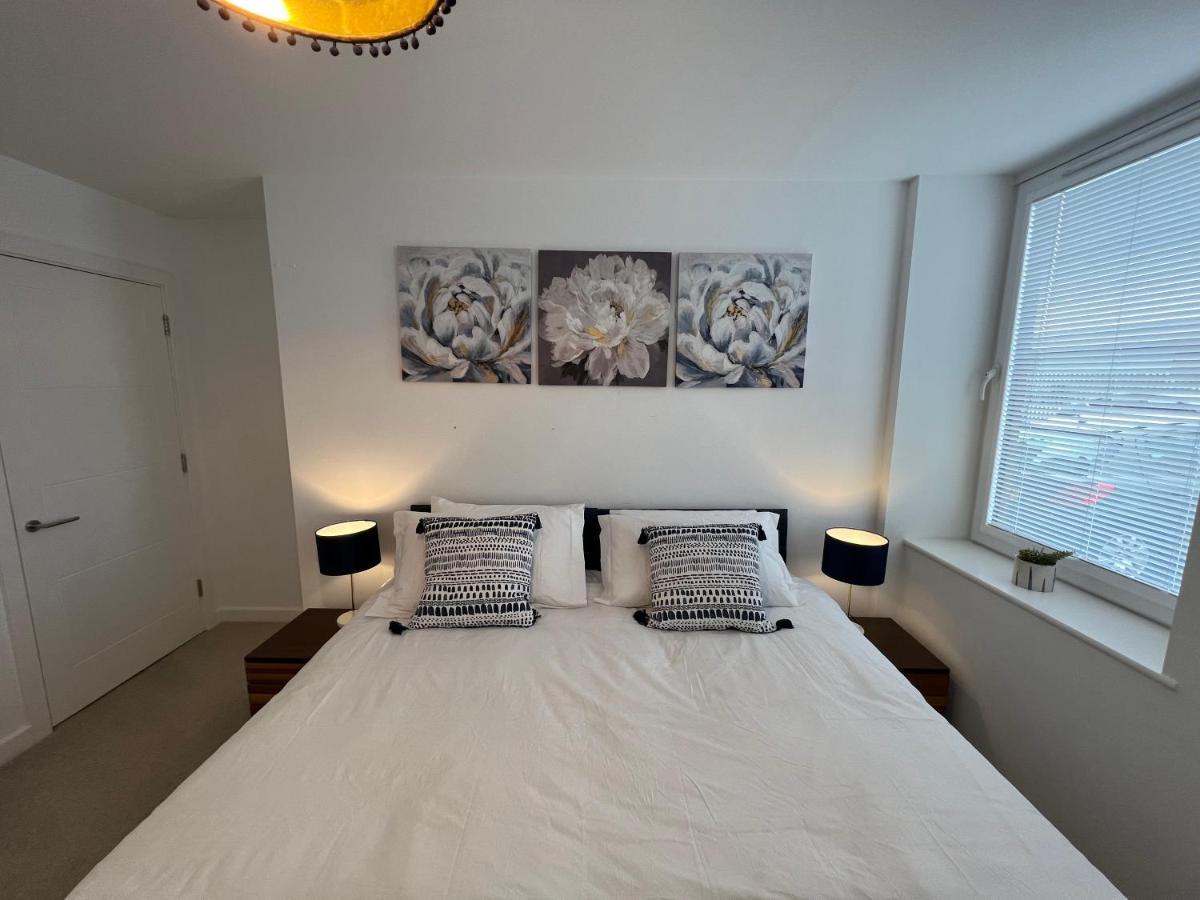 Modern 2 Bedroom Apt Sleeps 6 - Near Gloucester Dış mekan fotoğraf